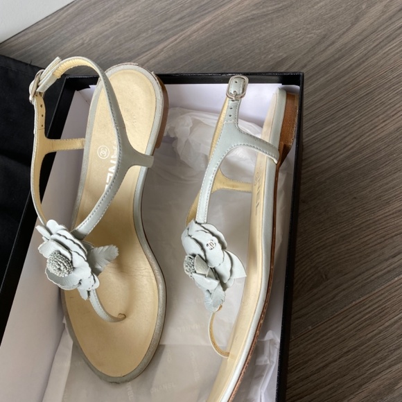 Chanel Blue Lambskin Camellia Flat Thong Sandals Size 36 - Picture 3 of 3